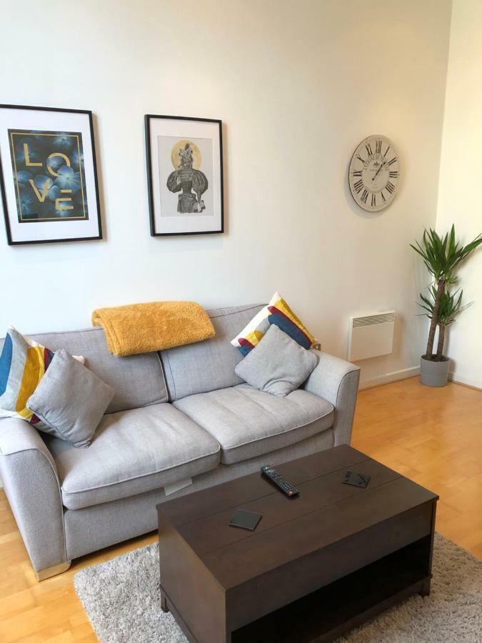 Stylish City Centre Apartment Cardiff Esterno foto