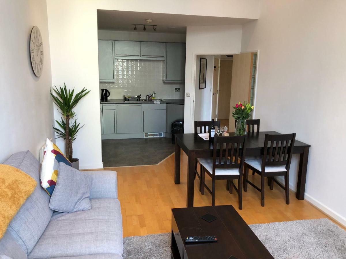 Stylish City Centre Apartment Cardiff Esterno foto