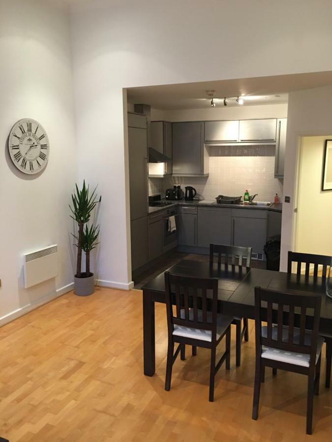 Stylish City Centre Apartment Cardiff Esterno foto